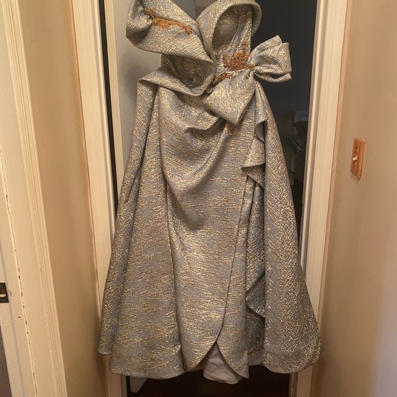 Blue $990
STYLE 2466
Gorgeous elegant dress received many compliment - Picture 16 of 16